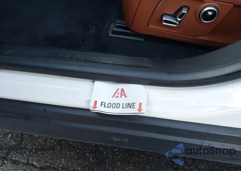 2021 Maserati Levante z USA, uszkodzony, nr VIN ZN661XUA6MX372277